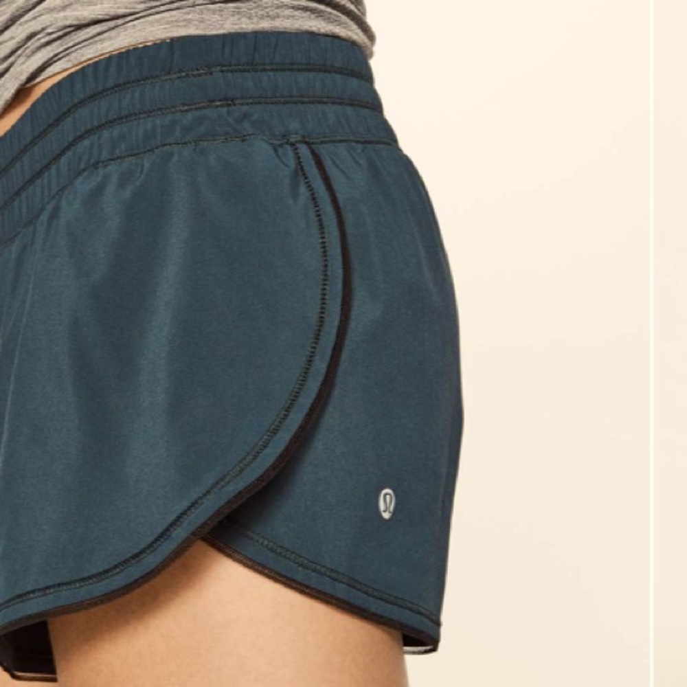 Lululemon Seek The Heat Short size 2 ladies athletic summer running shorts